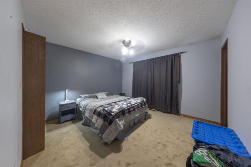 2305 47 Avenue, Lloydminster, SK - Indoor Photo Showing Bedroom