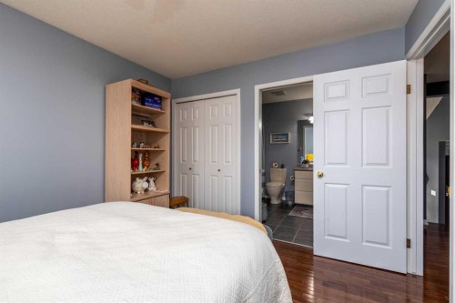 3812 58 Avenue, Lloydminster, AB - Indoor Photo Showing Bedroom