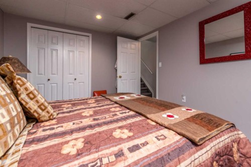 3812 58 Avenue, Lloydminster, AB - Indoor Photo Showing Bedroom