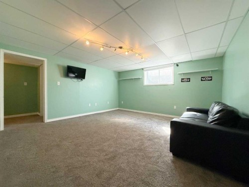 2905 10 Avenue, Wainwright, AB - Indoor Photo Showing Basement