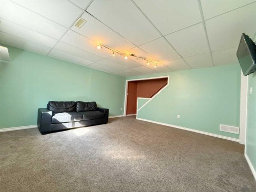 2905 10 Avenue, Wainwright, AB - Indoor Photo Showing Other Room