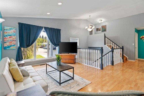 110 Pleasant Drive, Paradise Valley, AB - Indoor Photo Showing Living Room