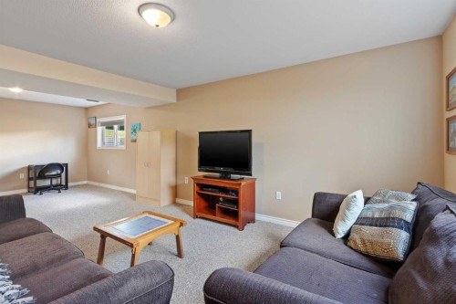 110 Pleasant Drive, Paradise Valley, AB - Indoor Photo Showing Living Room