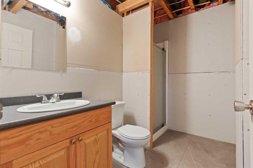 110 Pleasant Drive, Paradise Valley, AB - Indoor Photo Showing Bathroom