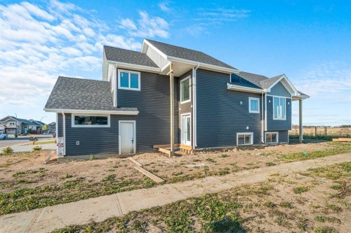 1812 63 Avenue, Lloydminster, AB - Outdoor