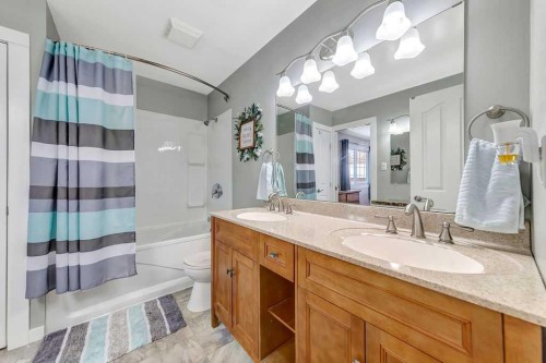 5708 29 Street, Lloydminster, AB - Indoor Photo Showing Bathroom