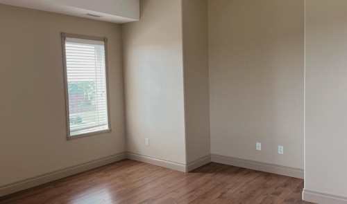 401-2609 11 Avenue, Wainwright, AB - Indoor Photo Showing Other Room