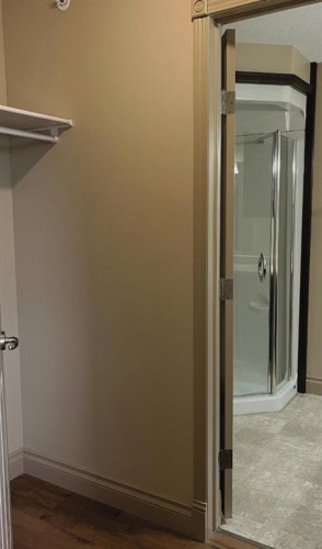 401-2609 11 Avenue, Wainwright, AB - Indoor