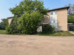 1009 1 Avenue  Wainwright, AB T9W 1S5