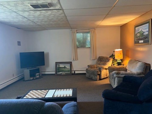 1009 1 Avenue, Wainwright, AB 