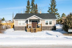 300 2 Street SOUTH Marwayne, AB T0B 2X0