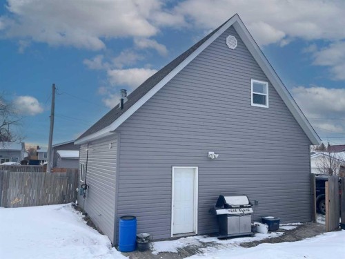 21 3 Avenue West, Marshall, SK - Outdoor With Exterior