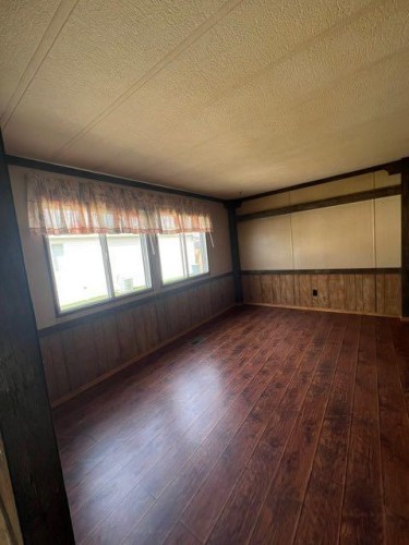 5503 51 Street, Edgerton, AB - Indoor Photo Showing Other Room