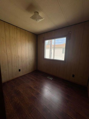 5503 51 Street, Edgerton, AB - Indoor Photo Showing Other Room