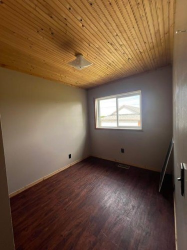 5503 51 Street, Edgerton, AB - Indoor Photo Showing Other Room