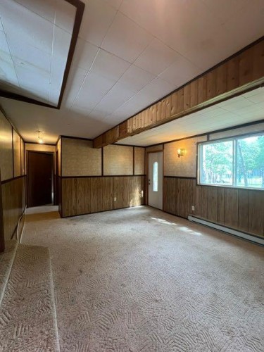 5503 51 Street, Edgerton, AB - Indoor Photo Showing Other Room