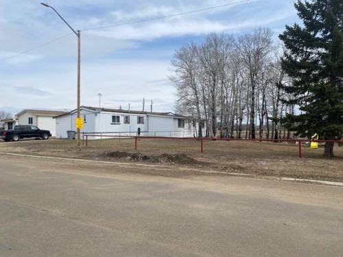 5503 51 Street, Edgerton, AB - Outdoor