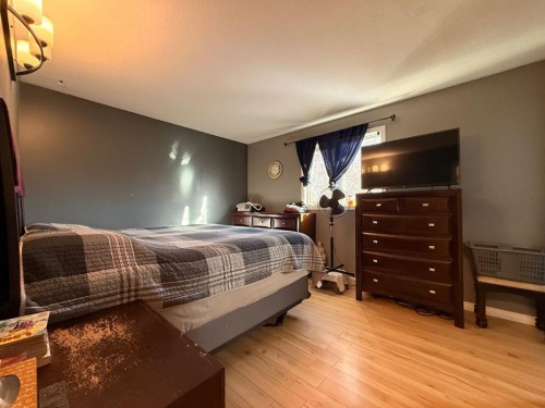 4009 59 Avenue Close, Lloydminster, AB - Indoor Photo Showing Bedroom