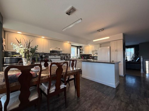 4009 59 Avenue Close, Lloydminster, AB - Indoor