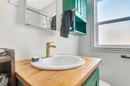 202 1 Street East, Lashburn, SK - Indoor Photo Showing Bathroom