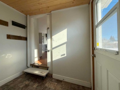 1045 17 Avenue, Wainwright, AB - Indoor Photo Showing Other Room