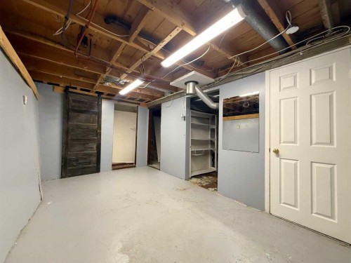 1045 17 Avenue, Wainwright, AB - Indoor Photo Showing Basement