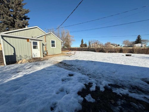 1045 17 Avenue, Wainwright, AB - Outdoor