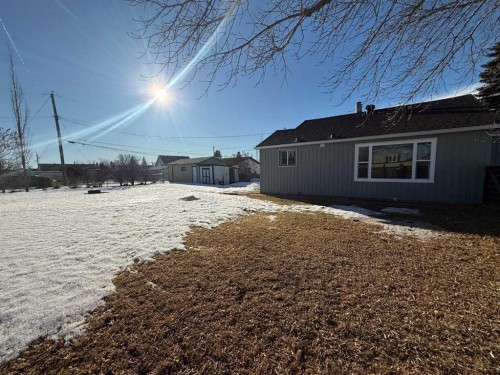 1045 17 Avenue, Wainwright, AB - Outdoor