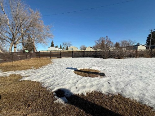 1045 17 Avenue, Wainwright, AB - Outdoor
