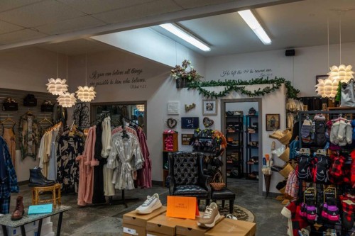 4305 57 Avenue, Lloydminster, AB 