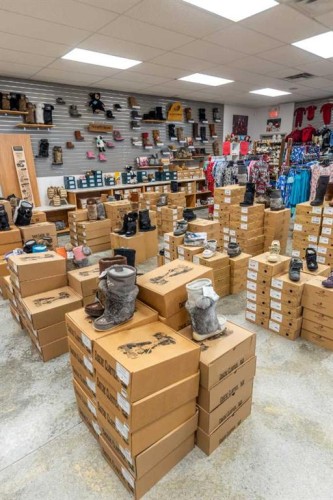 4305 57 Avenue, Lloydminster, AB 