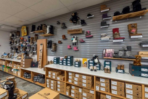 4305 57 Avenue, Lloydminster, AB 