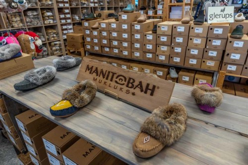 4305 57 Avenue, Lloydminster, AB 