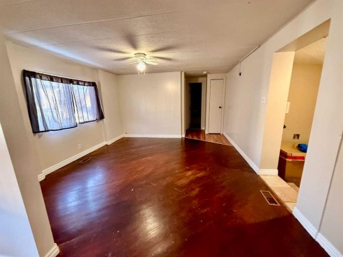 11-1609 14 Street, Wainwright, AB 