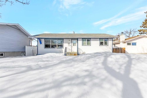 4604 56 Avenue, Lloydminster, AB - Outdoor