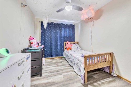 4604 56 Avenue, Lloydminster, AB - Indoor Photo Showing Bedroom