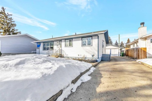 4604 56 Avenue, Lloydminster, AB - Outdoor