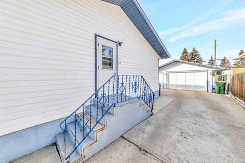 4604 56 Avenue, Lloydminster, AB - Outdoor With Exterior