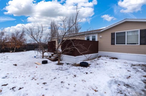 3312 43A Avenue, Lloydminster, SK - Outdoor