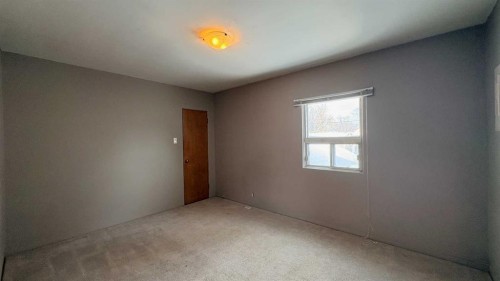 1106 2 Avenue, Wainwright, AB - Indoor Photo Showing Other Room