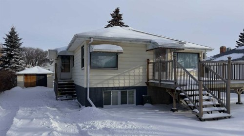 1106 2 Avenue, Wainwright, AB - Outdoor