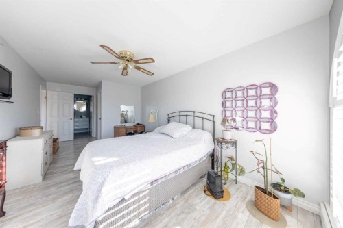 305-5120 49 Street, Lloydminster, AB - Indoor Photo Showing Bedroom