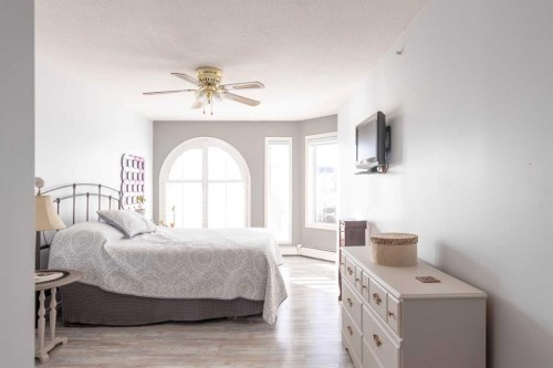 305-5120 49 Street, Lloydminster, AB - Indoor Photo Showing Bedroom