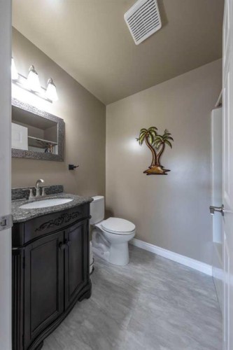 305-5120 49 Street, Lloydminster, AB - Indoor Photo Showing Bathroom