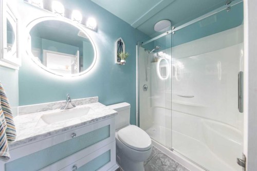 305-5120 49 Street, Lloydminster, AB - Indoor Photo Showing Bathroom