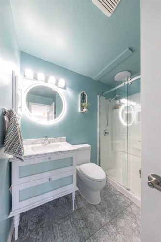 305-5120 49 Street, Lloydminster, AB - Indoor Photo Showing Bathroom