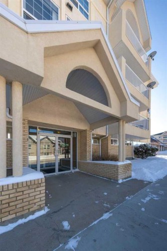 305-5120 49 Street, Lloydminster, AB - Outdoor