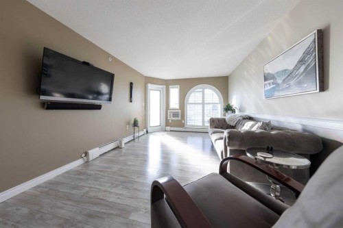 305-5120 49 Street, Lloydminster, AB - Indoor