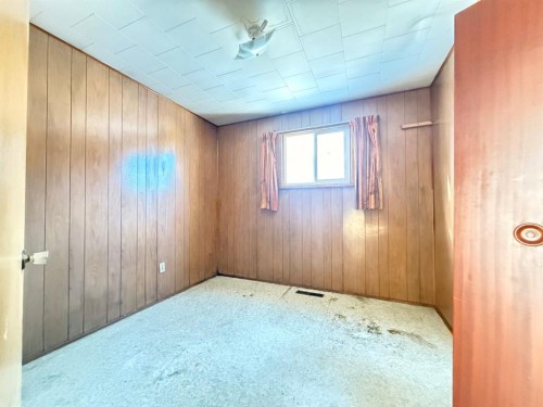 5514 50 Avenue, Lloydminster, AB - Indoor Photo Showing Other Room