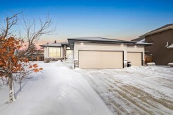 5304 21 Street Close  Lloydminster, AB T9V 3G5